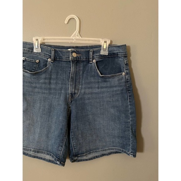 Levi’s premium mid length classic shorts women’s size 29 - Picture 3 of 8